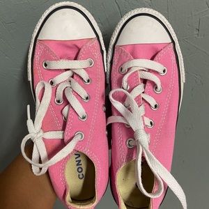 Girls converse